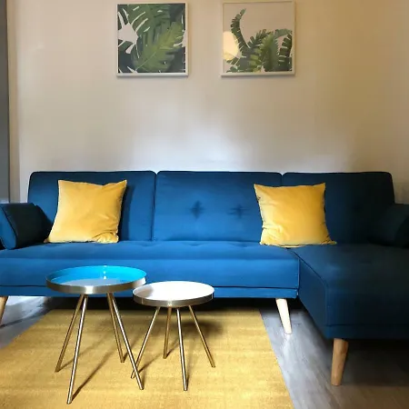 City'in Apartment *
